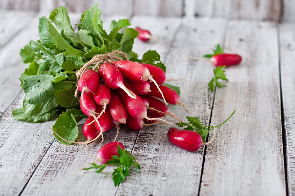 Sezonowe superfoods - co warto jeść wiosną roku ? 3 rzodkiewka